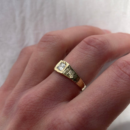 Lune Signet Ring Moissanite