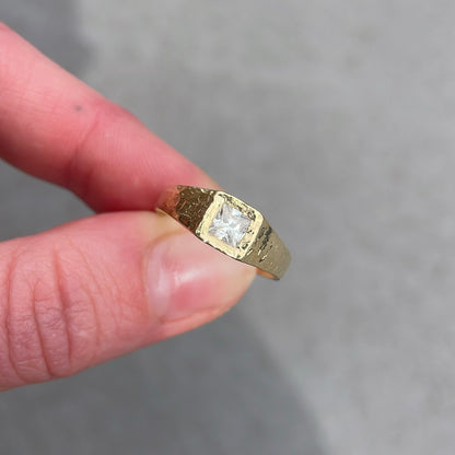 Lune Signet Ring Moissanite