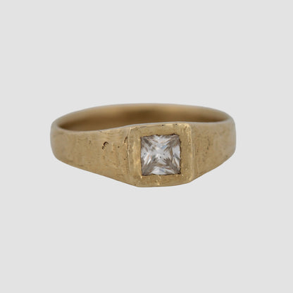 Lune Signet Ring Moissanite