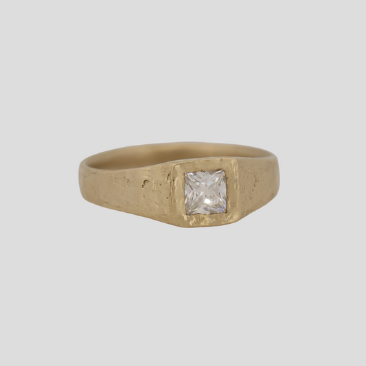 Lune Signet Ring Moissanite